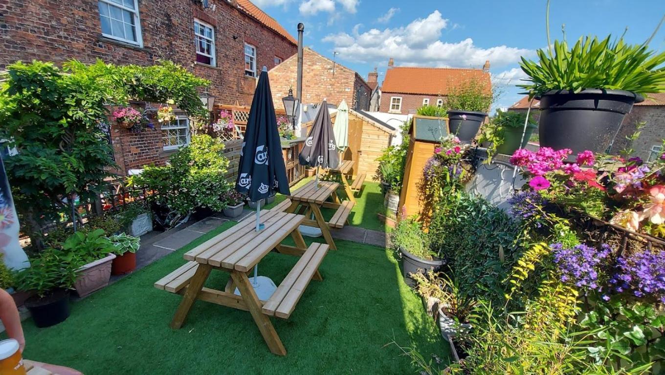 Bed and Breakfast The Three Coopers Bedale Esterno foto